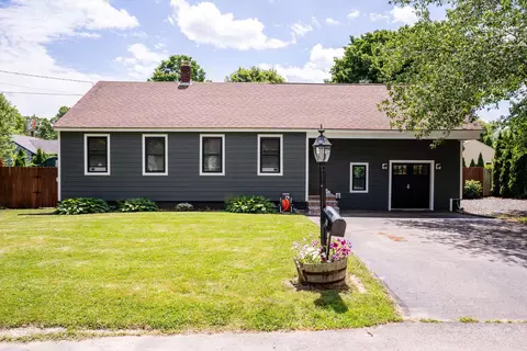 30 Elmview Cir, Dover, NH 03820