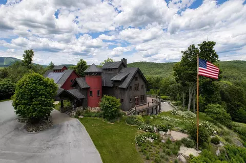 816 Black Bear Rd, Jamaica, VT 05343