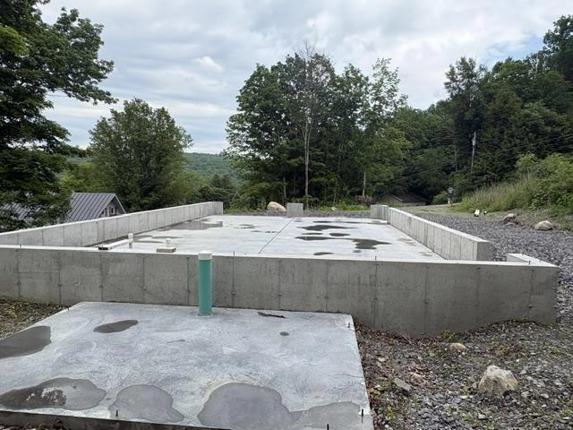 102 Skyline Dr, West Rutland, VT 05777