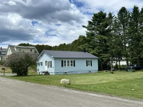 33 Edwards St, Colebrook, NH 03576