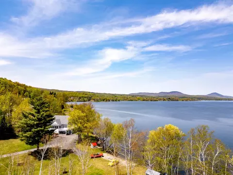 57 Farrants Pt, Newport, VT 05855
