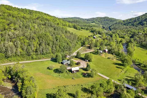 View/Area - 4 Larkin Rd, Tunbridge, VT 05077 photo 1 of 5