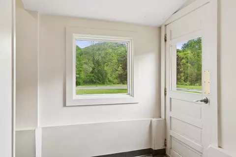 Entry Way - 4 Larkin Rd, Tunbridge, VT 05077 photo 1 of 1