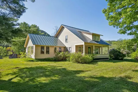 Exterior - 4 Larkin Rd, Tunbridge, VT 05077 photo 2 of 4