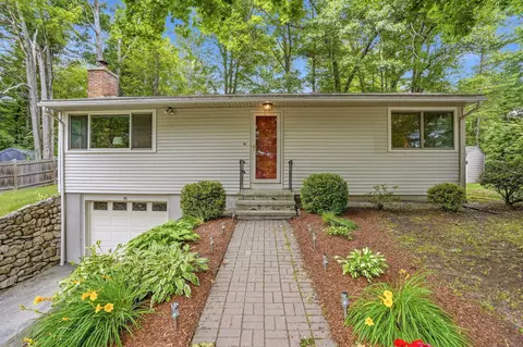 90 Webster St, Milford, NH 03055