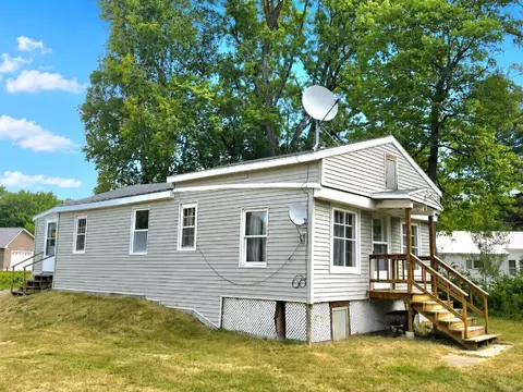 24 Braggs Bay Rd, Errol, NH 03579