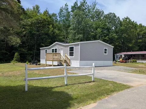 9 Valley Dr, Belmont, NH 03220