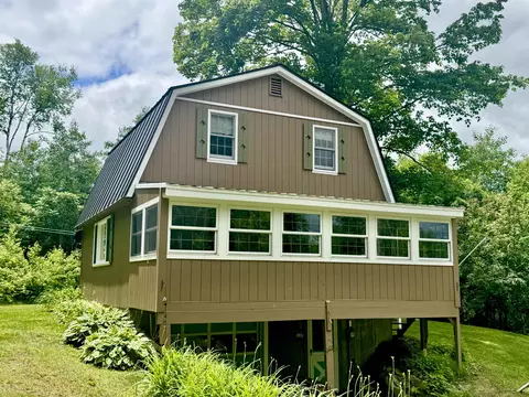 8062 Scotch Hollow Rd, Newbury, VT 05051