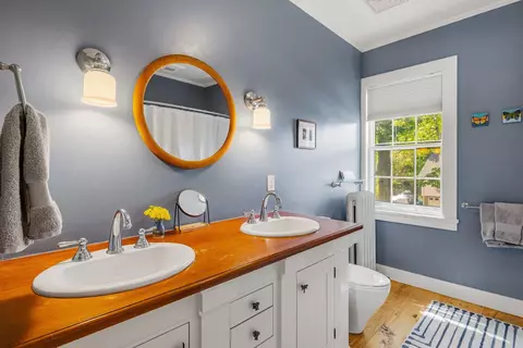 Bath - 60 Main St, Exeter, NH 03833 photo 5 of 6