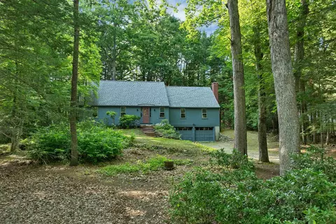 28 Manchester Rd, Amherst, NH 03031