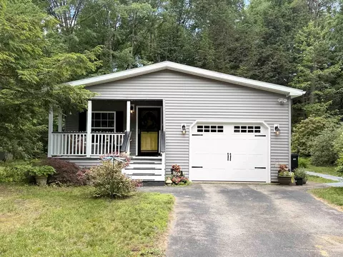 46 Murray Dr, Rochester, NH 03868