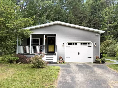 46 Murray Dr, Rochester, NH 03868