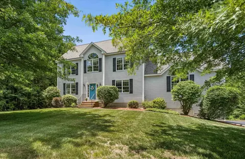 8 Margaret Cir, Mont Vernon, NH 03057