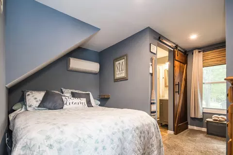 Bedroom - 95 Rockview Rd, Castleton, VT 05735 photo 1 of 8