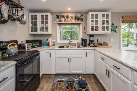 Kitchen - 95 Rockview Rd, Castleton, VT 05735 photo 1 of 2