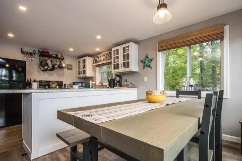Dining - 95 Rockview Rd, Castleton, VT 05735 photo 1 of 2