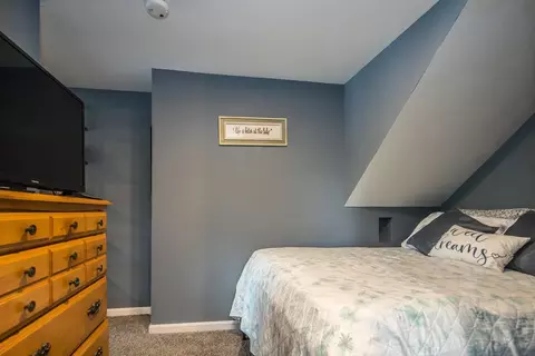 Bedroom - 95 Rockview Rd, Castleton, VT 05735 photo 2 of 8