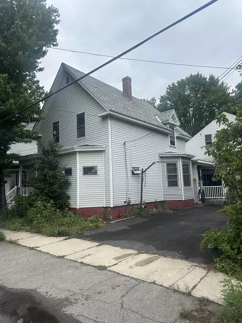 14 Silver St, Rochester, NH 03867