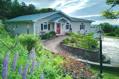 222 Fairfield Hill Rd, Saint Albans, VT 05478