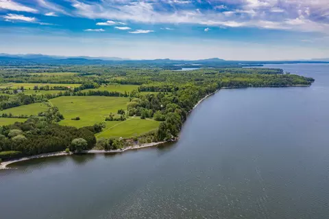 581 Whalley Rd, Charlotte, VT 05445