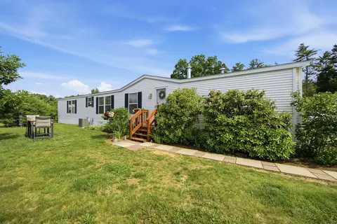 37 Circle Dr, Belmont, NH 03220