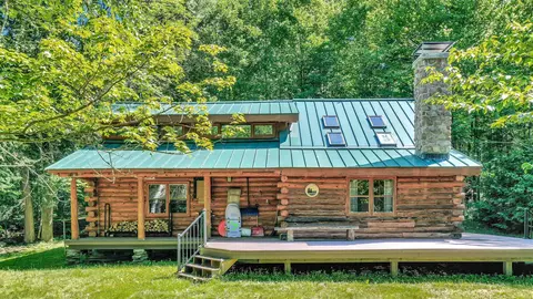176 Brophy Ln, Londonderry, VT 05148