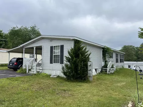 290 Calef Hwy #D-17, Epping, NH 03042