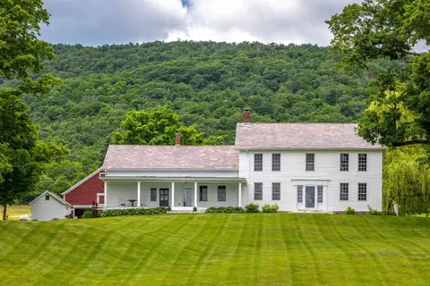 13 Bliss Rd, Tinmouth, VT 05773