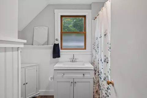 Bath - 2 Charles St, Proctor, VT 05765 photo 1 of 1
