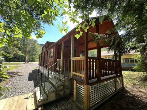 2074 Vtrt 30 Rte, Jamaica, VT 05343