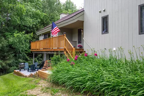12 Stratton Ridge Rd, Winhall, VT 05340