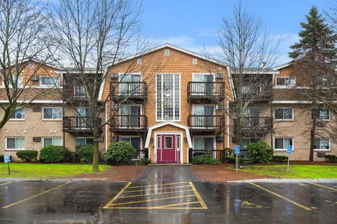 310 Brook Village Rd #41, Nashua, NH 03062