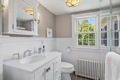 Bath - 79 Atlantic Ave, North Hampton, NH 03862 photo 3 of 4