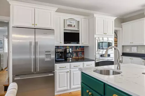 Kitchen - 79 Atlantic Ave, North Hampton, NH 03862 photo 2 of 4