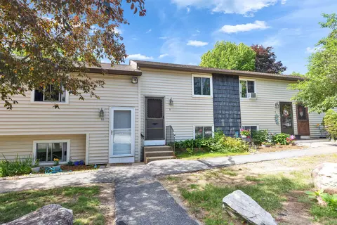 901 Mammoth Rd #9, Manchester, NH 03104