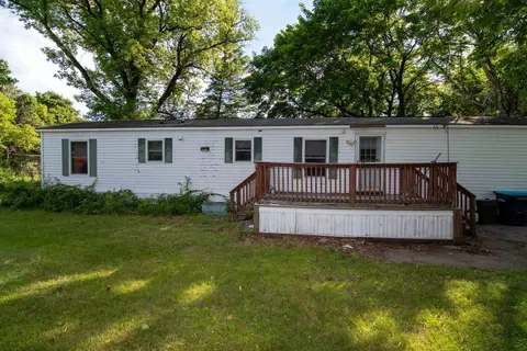 6 Longmeadow Dr, Concord, NH 03301