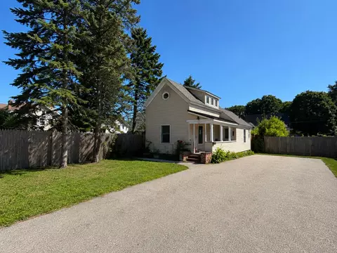 51 Nagle St, Nashua, NH 03060