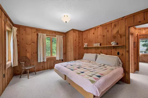 Bedroom - 7 Tapping Tree Ln, Dover, VT 05356 photo 2 of 4