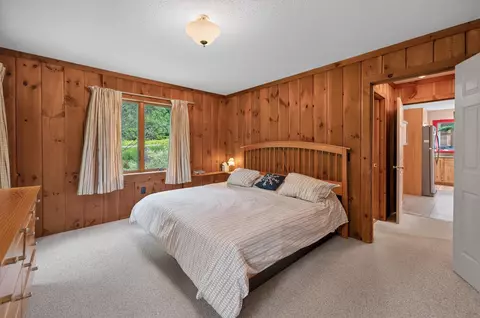 Bedroom - 7 Tapping Tree Ln, Dover, VT 05356 photo 1 of 4