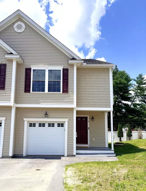 8 Cranberry Way, Manchester, NH 03109