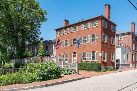 20 Atkinson St, Portsmouth, NH 03801
