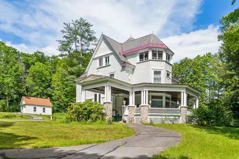 88 Summer St, Springfield, VT 05156