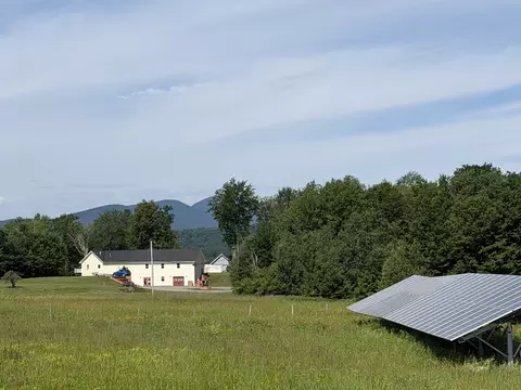 49 Coopers Lndg, Morristown, VT 05661