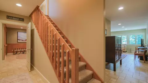 Entry Way - 27 Johnson Loop, Ludlow, VT 05149 photo 4 of 6