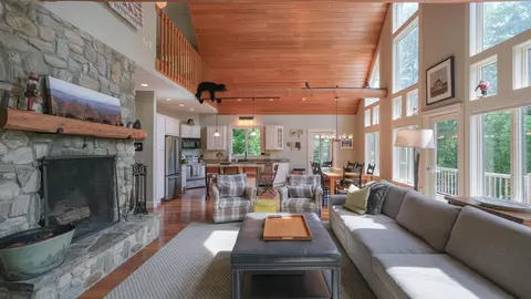 Living - 27 Johnson Loop, Ludlow, VT 05149 photo 3 of 4
