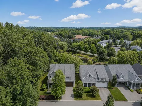68 Laurentide Ln, South Burlington, VT 05403