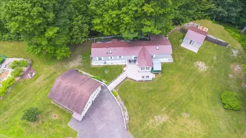 8642 Main Rd, Huntington, VT 05462