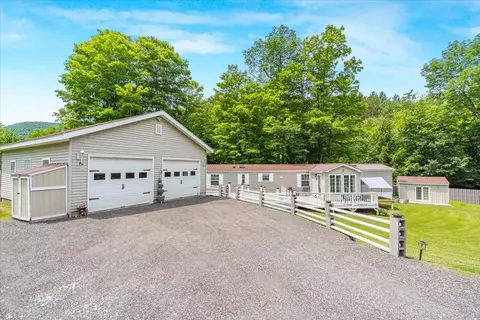 8642 Main Rd, Huntington, VT 05462