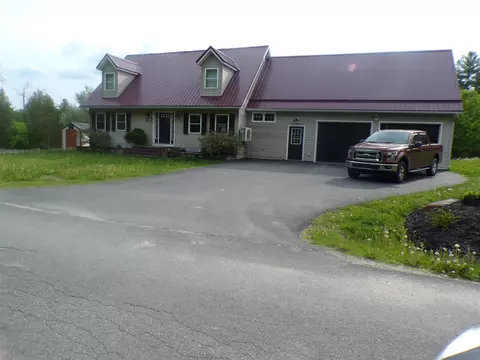 99 Veterinary Ln, Brownington, VT 05860