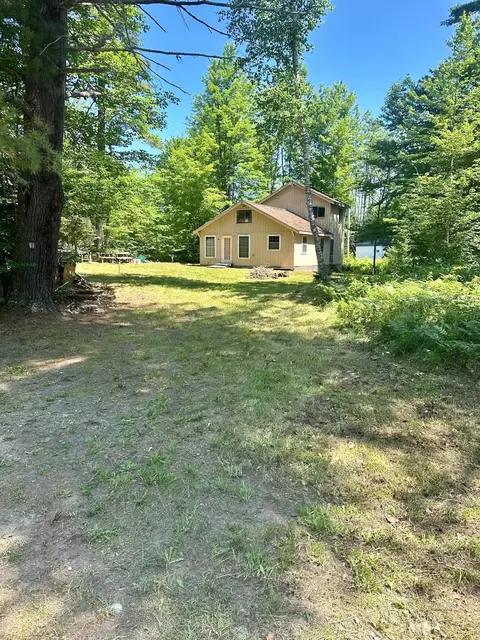 8 Brookside Ln, Newbury, VT 05051